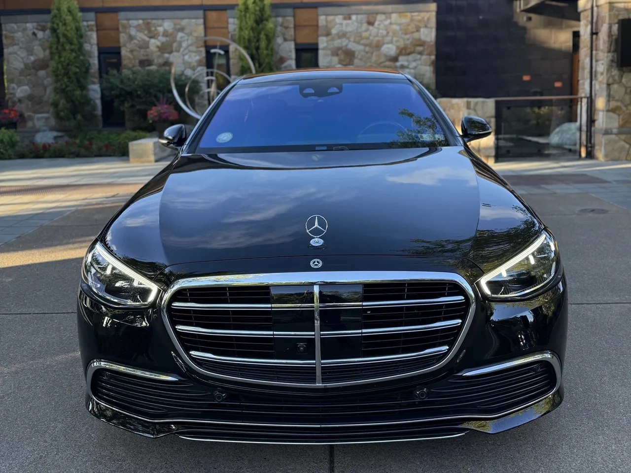 Black Mercedes-Benz S-Class for wedding car rental Black Mercedes-Benz S-Class for wedding car rental
