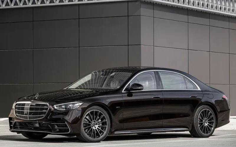 Mercedes-Benz S580 Premium Sedan for luxury car rental in Wiconisco, PA