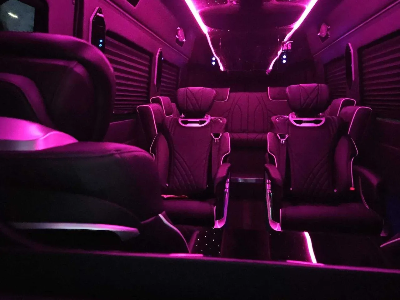 Black Mercedes-Benz Sprinter Van Jet for minibus rental Black Mercedes-Benz Sprinter Van Jet for minibus rental