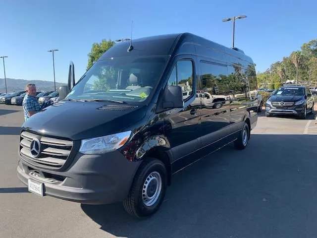 Black Mercedes Executive Sprinter