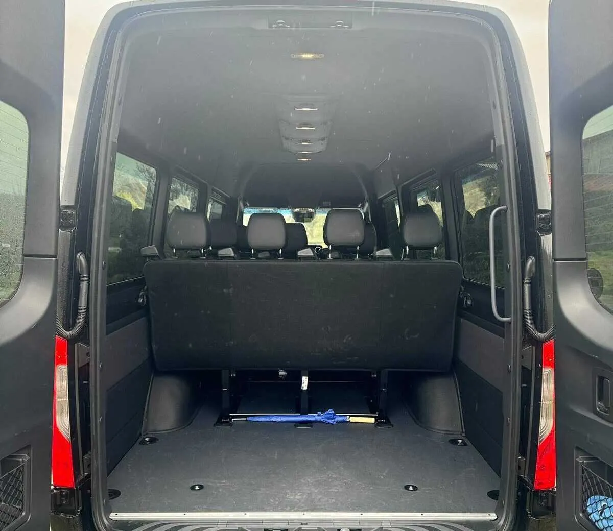 Black Mercedes Executive Sprinter, photo 2 for mini coach rental in Vader, WA