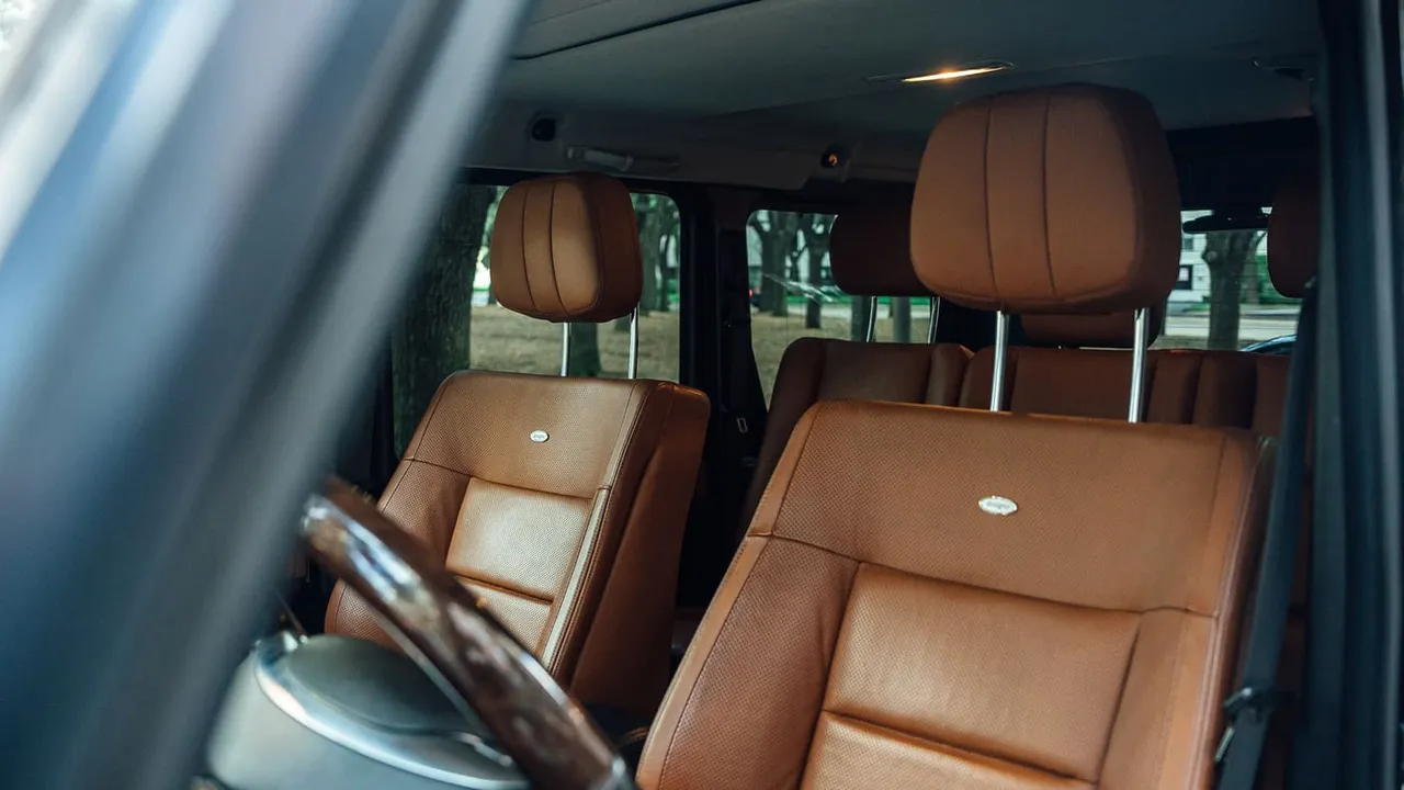 Black Mercedes G 550, photo 4 for airport transfers Black Mercedes G 550, photo 4 for airport transfers