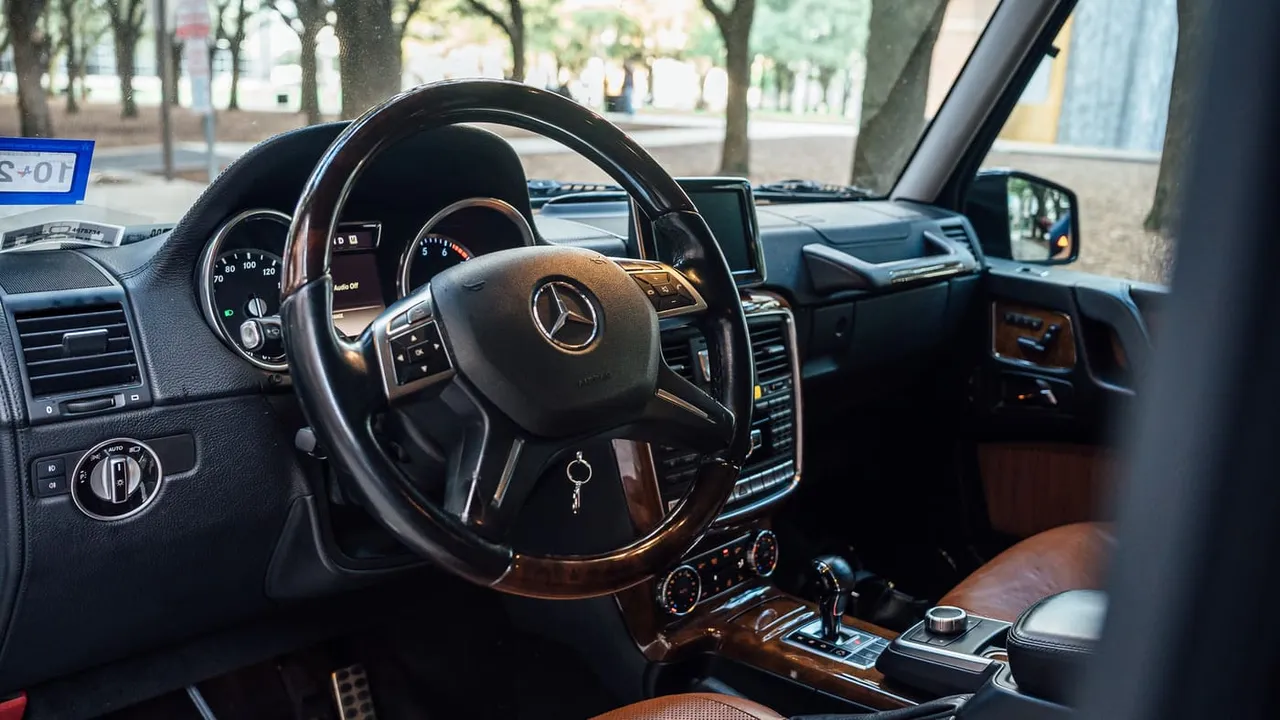 Black Mercedes G 550, photo 5 for airport transfers Black Mercedes G 550, photo 5 for airport transfers
