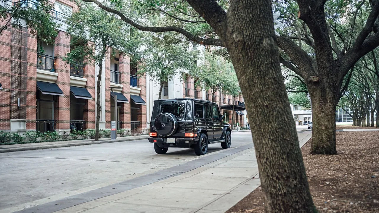 Black Mercedes G 550, photo 6 for airport transfers Black Mercedes G 550, photo 6 for airport transfers