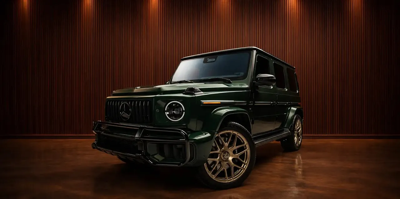 Green Mercedes G63 AMG for airport transfers