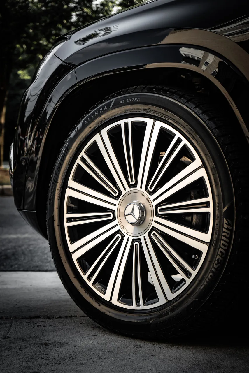 Mercedes Maybach GLS 600 — Black, photo 2 for airport transfers Mercedes Maybach GLS 600 — Black, photo 2 for airport transfers