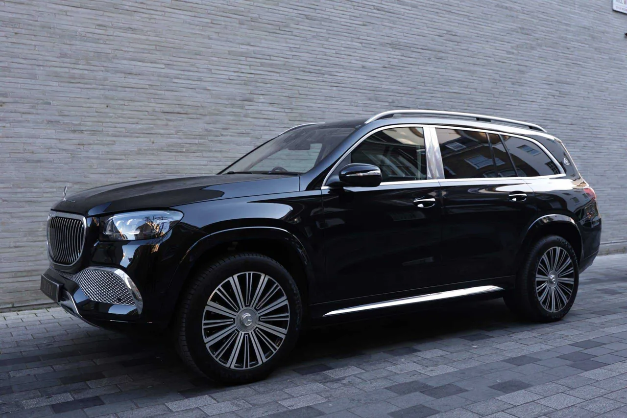 Black Mercedes Maybach GLS for airport transfers