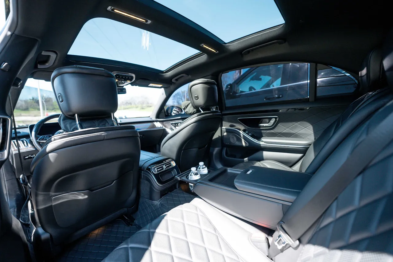 Mercedes-Benz S-Class interior, photo 3 for wedding car rental in Nashville, TN