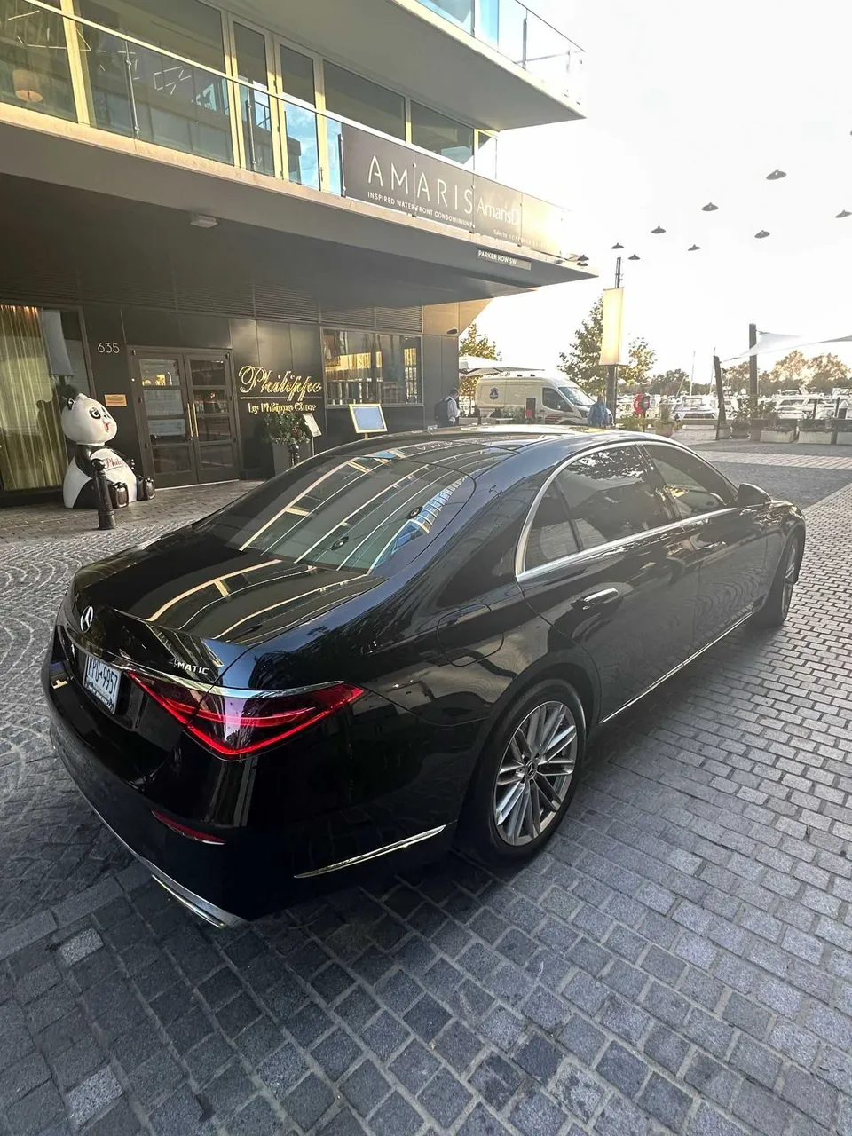 Black Mercedes-Benz S-Class exterior for wedding car rental Black Mercedes-Benz S-Class exterior for wedding car rental