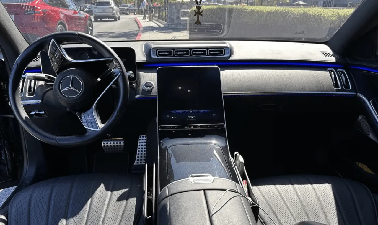Mercedes-Benz S-Class interior for black car service in Kern County, CA Mercedes-Benz S-Class interior for black car service in Kern County, CA
