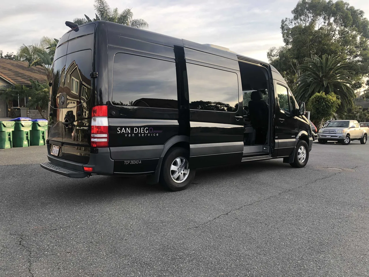Black Mercedes Sprinter, photo 2 for mercedes sprinter rental in Peoria, AZ