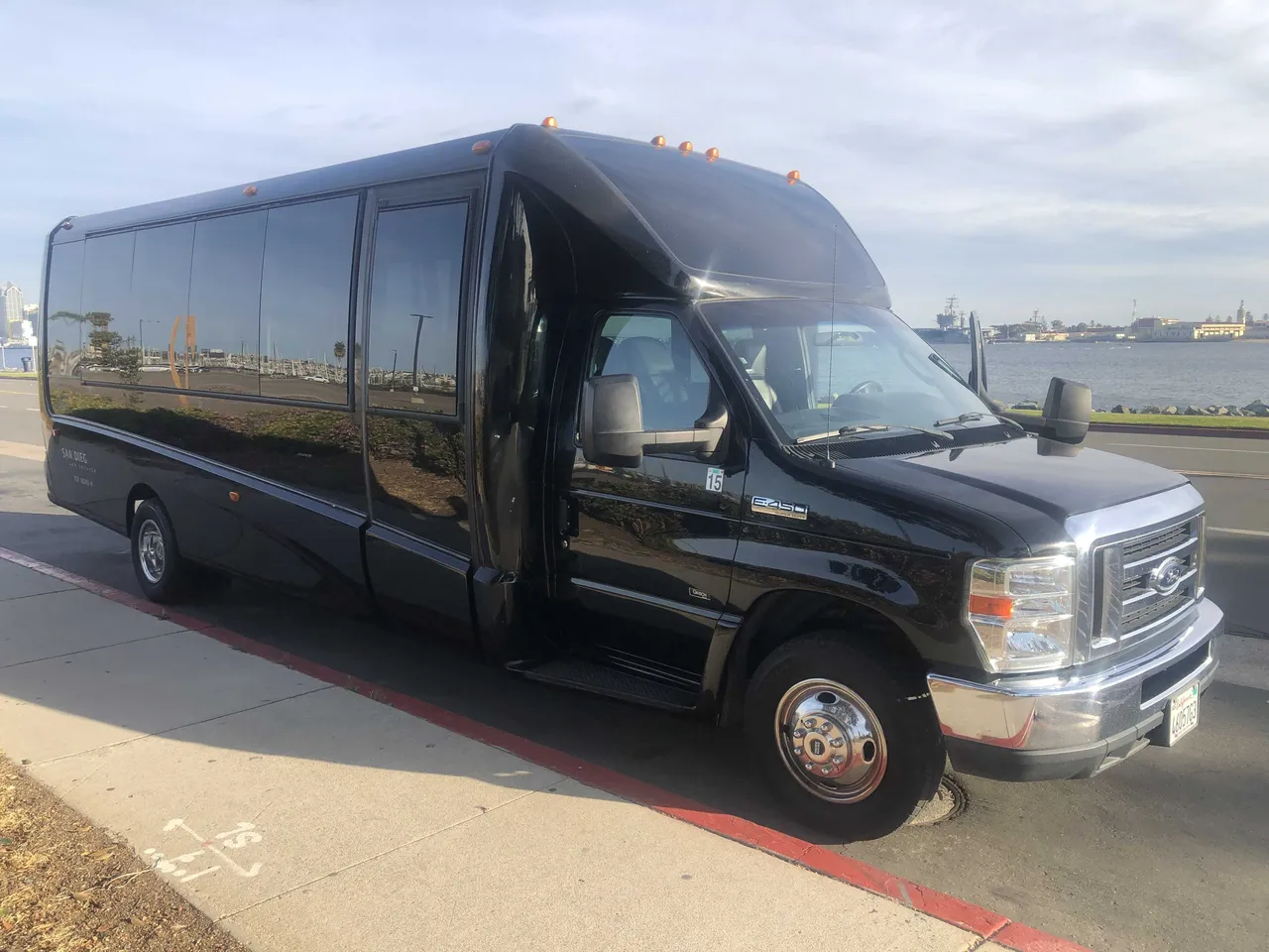 Black Mini Coach, photo 4 for minibus rental in Arizona