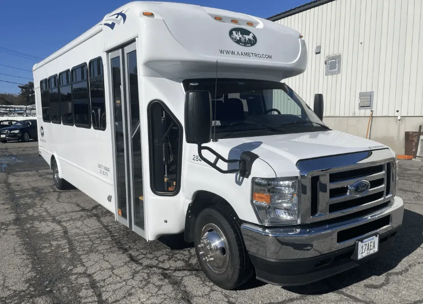 White 24 Passenger Mini Coach for minibus rental White 24 Passenger Mini Coach for minibus rental