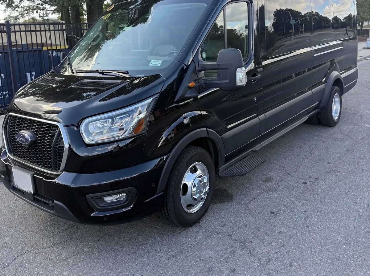 Black 14 Passenger Mini Van for minibus rental Black 14 Passenger Mini Van for minibus rental
