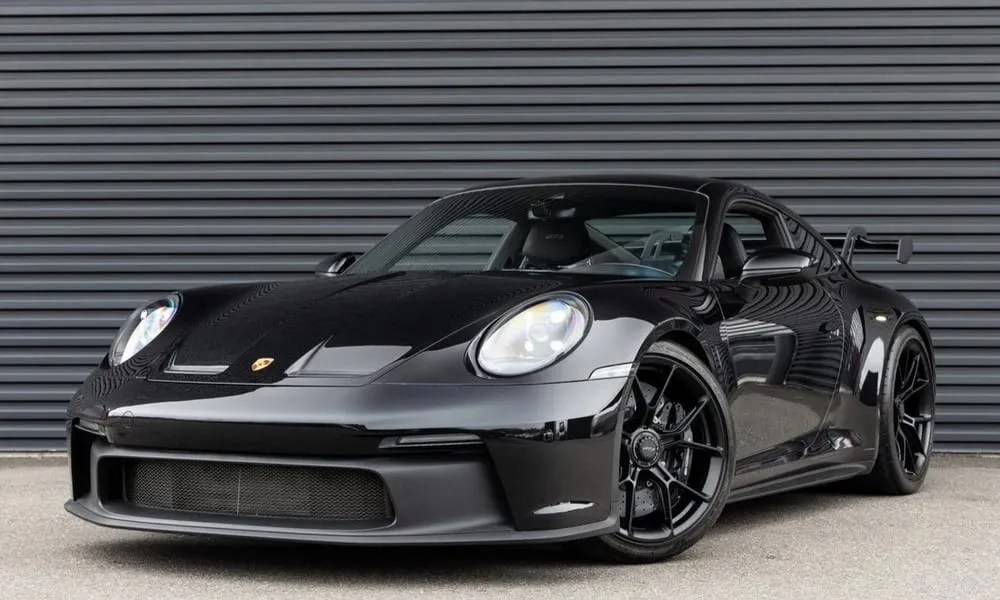 Black Porsche 911 GT3 for sports car rental