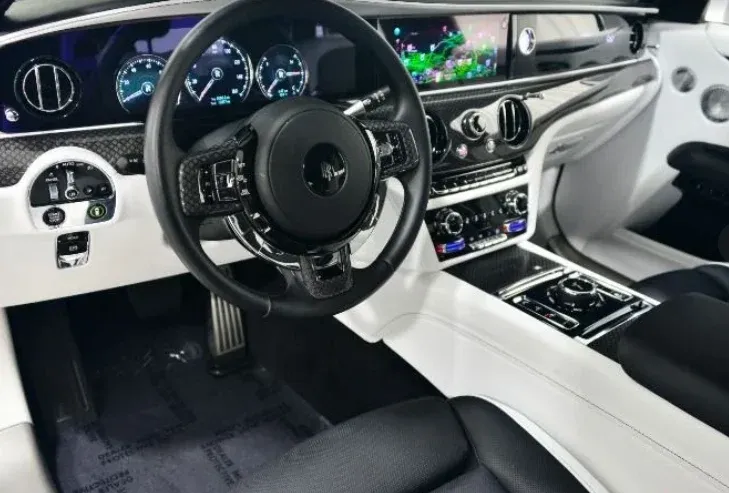 Rolls Royce interior for wedding car rental in Lacrosse, WA