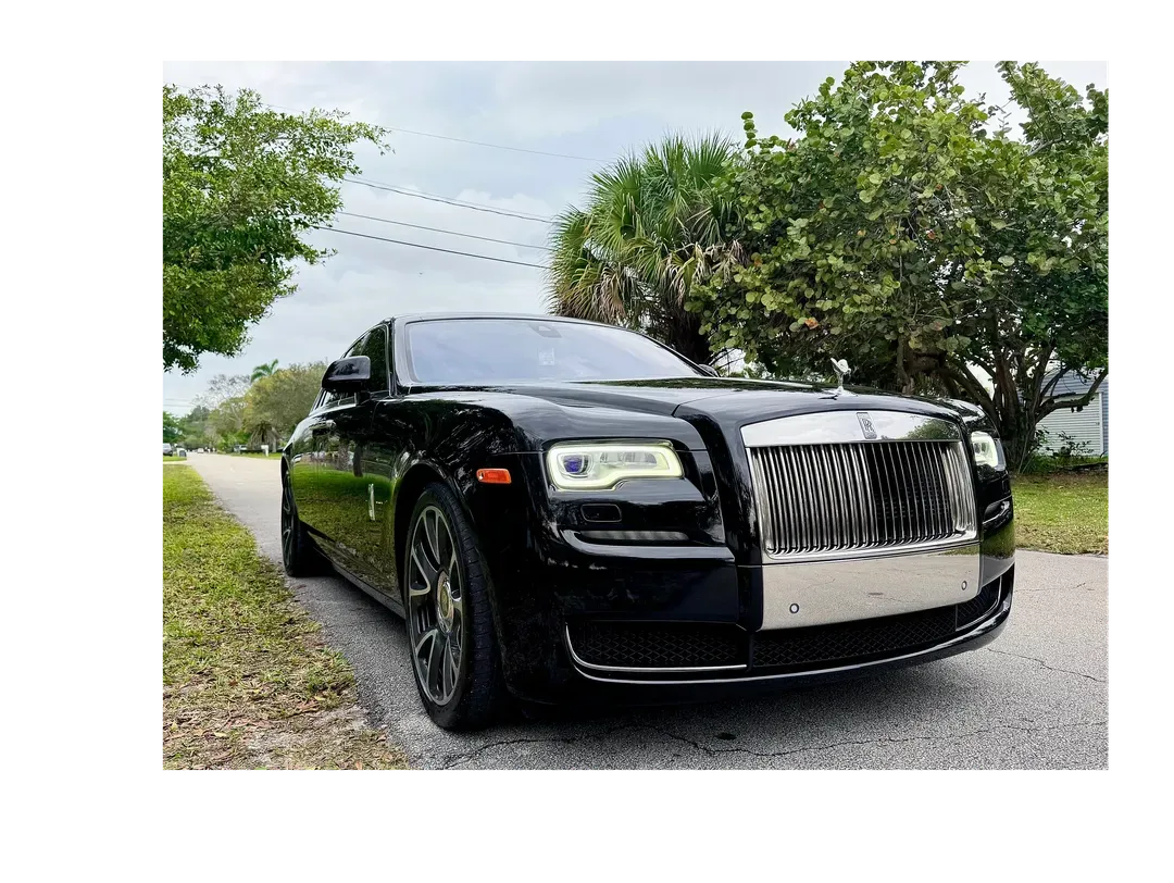 Black Rolls-Royce for wedding car rental Black Rolls-Royce for wedding car rental