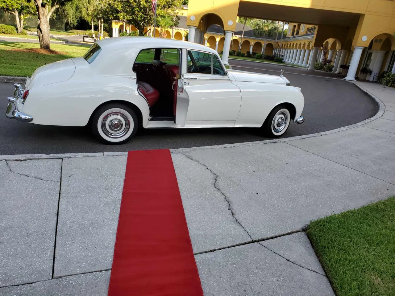 White Rolls Royce Cloud exterior, photo 2 for wedding car rental in Box Springs, GA