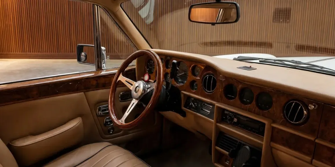 White Rolls Royce Corniche 1975, photo 3 for rolls-royce car rental in Bucks County, PA