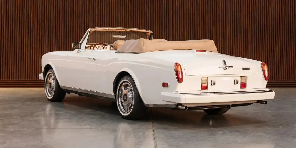 White Rolls Royce Corniche 1975, photo 4 for rolls-royce car rental in Bucks County, PA