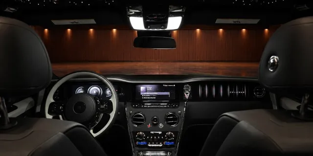 Rolls-Royce Cullinan interior for airport transfers Rolls-Royce Cullinan interior for airport transfers