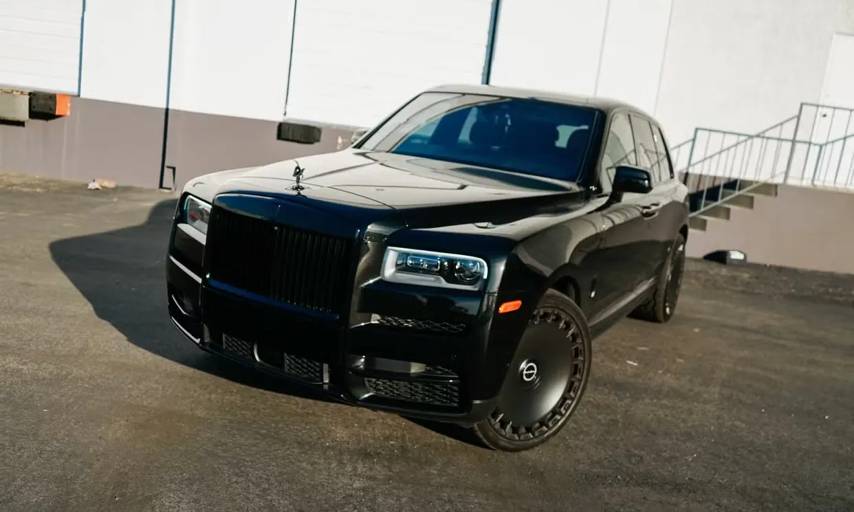 Rolls-Royce Cullinan for Rolls-Royce car rental in Kern County, CA