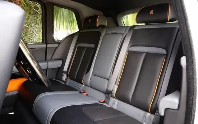 White Rolls-Royce Cullinan, photo 7 for rolls royce phantom rental in Houston, TX