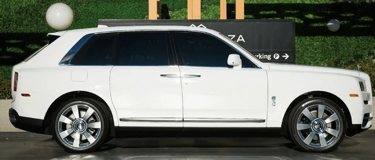 White Rolls-Royce Cullinan for Rolls-Royce car rental in Arlington, VA White Rolls-Royce Cullinan for Rolls-Royce car rental in Arlington, VA