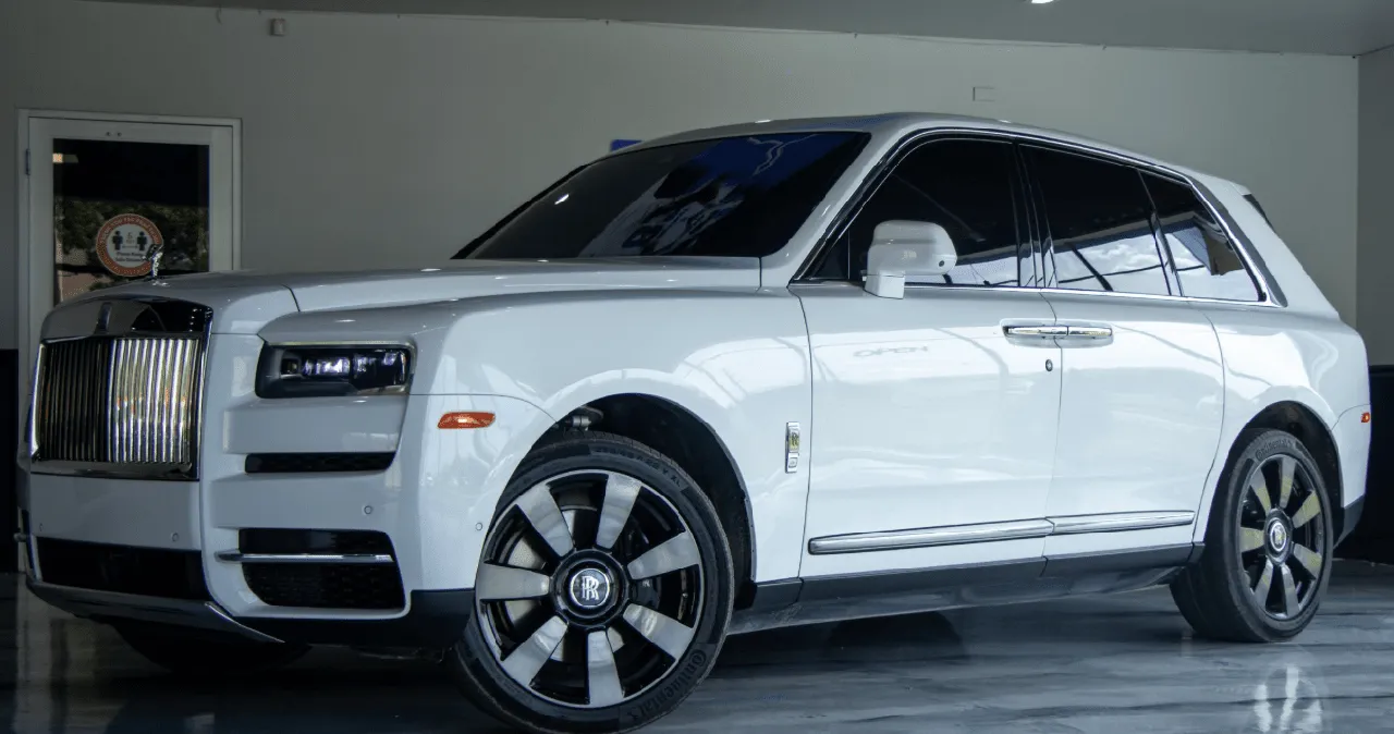 White Rolls-Royce Cullinan for wedding car rental in Southfield, MI White Rolls-Royce Cullinan for wedding car rental in Southfield, MI