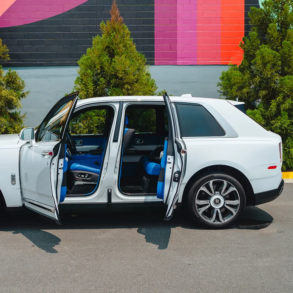 White Rolls-Royce Cullinan with All Blue Interior, photo 8 for Rolls-Royce car rental in Rockville, MD White Rolls-Royce Cullinan with All Blue Interior, photo 8 for Rolls-Royce car rental in Rockville, MD