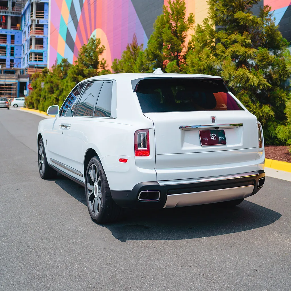 White Rolls-Royce Cullinan with All Blue Interior, photo 9 for Rolls-Royce car rental in Rockville, MD White Rolls-Royce Cullinan with All Blue Interior, photo 9 for Rolls-Royce car rental in Rockville, MD