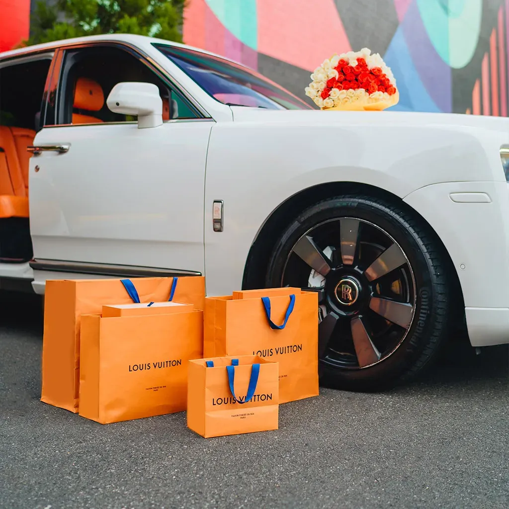 Rolls-Royce Cullinan with All Orange Interior, photo 11 for Rolls-Royce car rental in Rockville, MD Rolls-Royce Cullinan with All Orange Interior, photo 11 for Rolls-Royce car rental in Rockville, MD