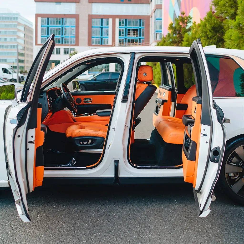 Rolls-Royce Cullinan with All Orange Interior, photo 5 for airport transfers Rolls-Royce Cullinan with All Orange Interior, photo 5 for airport transfers