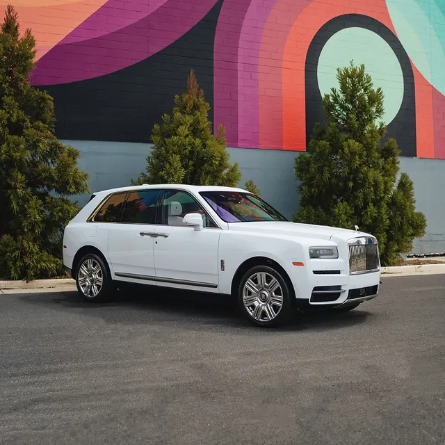 Rolls-Royce Cullinan with All White Interior, photo 3 for airport transfers Rolls-Royce Cullinan with All White Interior, photo 3 for airport transfers