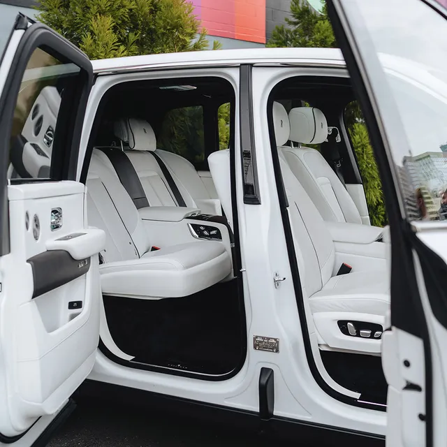Rolls-Royce Cullinan with All White Interior, photo 5 for airport transfers Rolls-Royce Cullinan with All White Interior, photo 5 for airport transfers