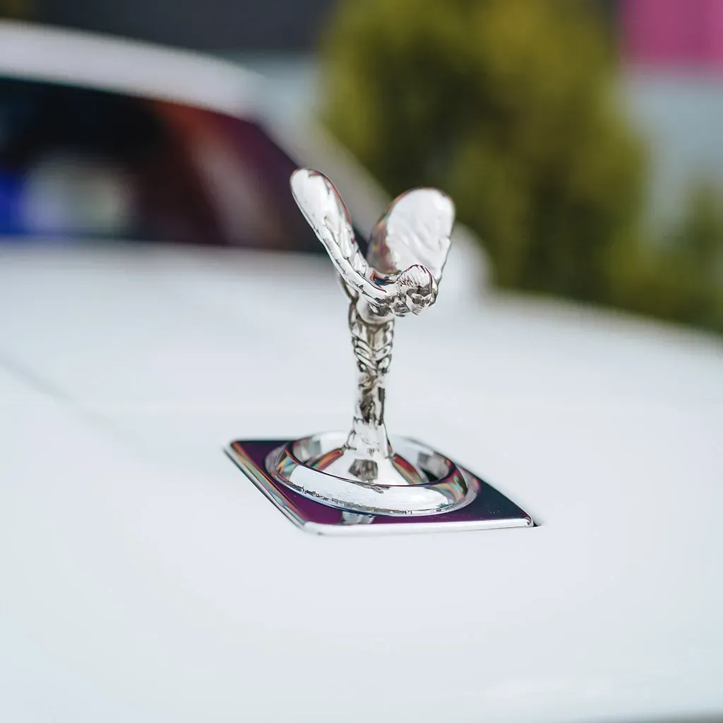 Rolls-Royce Cullinan with All White Interior, photo 7 for prom car rental in Rockville, MD Rolls-Royce Cullinan with All White Interior, photo 7 for prom car rental in Rockville, MD