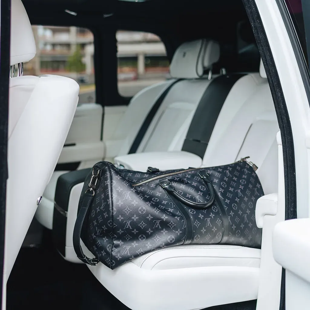 Rolls-Royce Cullinan with All White Interior, photo 9 for prom car rental in Rockville, MD Rolls-Royce Cullinan with All White Interior, photo 9 for prom car rental in Rockville, MD