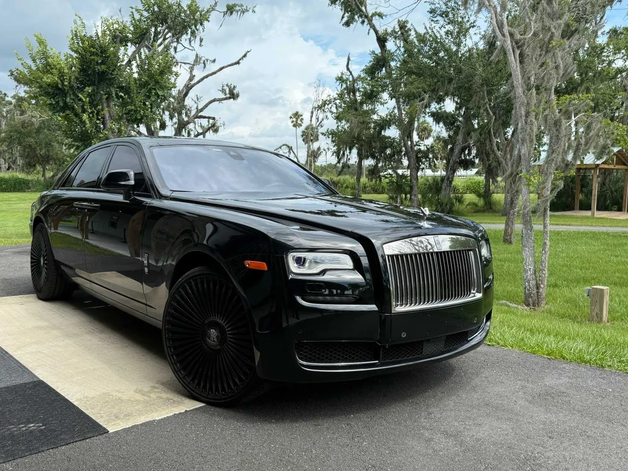 Black Rolls Royce Ghost exterior, photo 3 for airport transfers