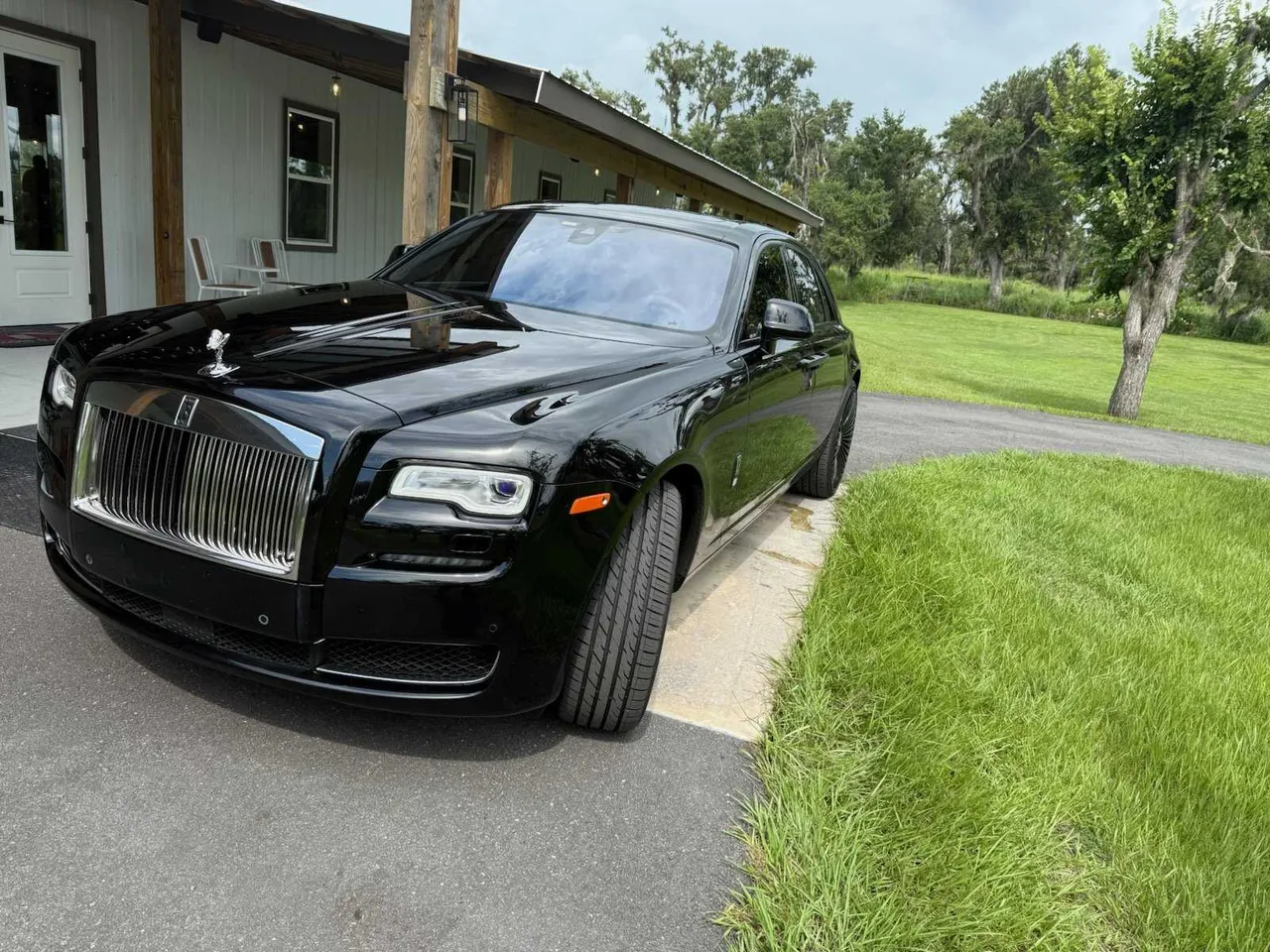 Black Rolls Royce Ghost exterior, photo 4 for sedan rental