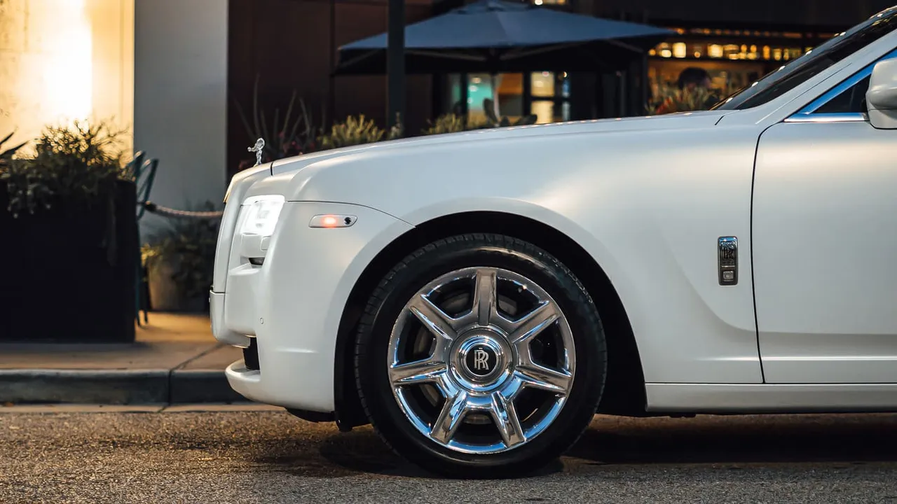 White Rolls-Royce Ghost, photo 2 for wedding car rental