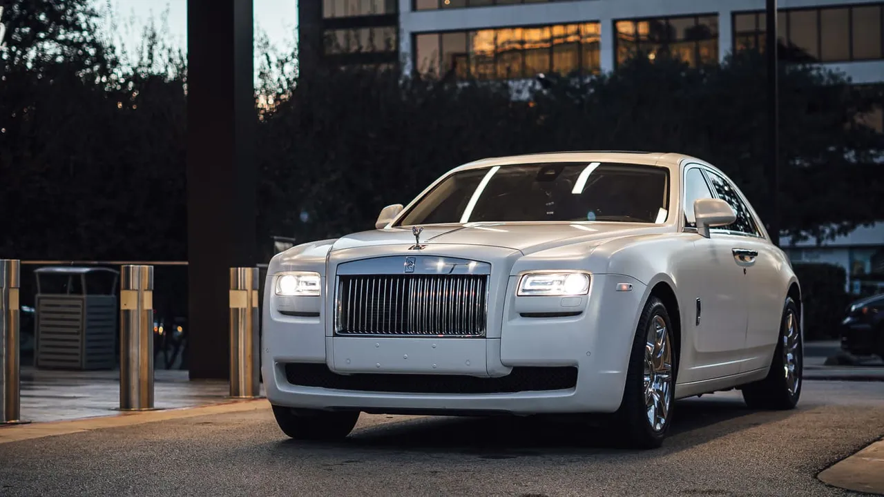 White Rolls-Royce Ghost, photo 5 for wedding car rental