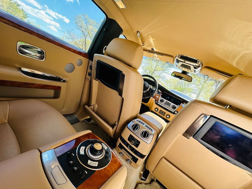 White Rolls Royce Ghost Sedan for rolls-royce car rental in Lipscomb County, TX