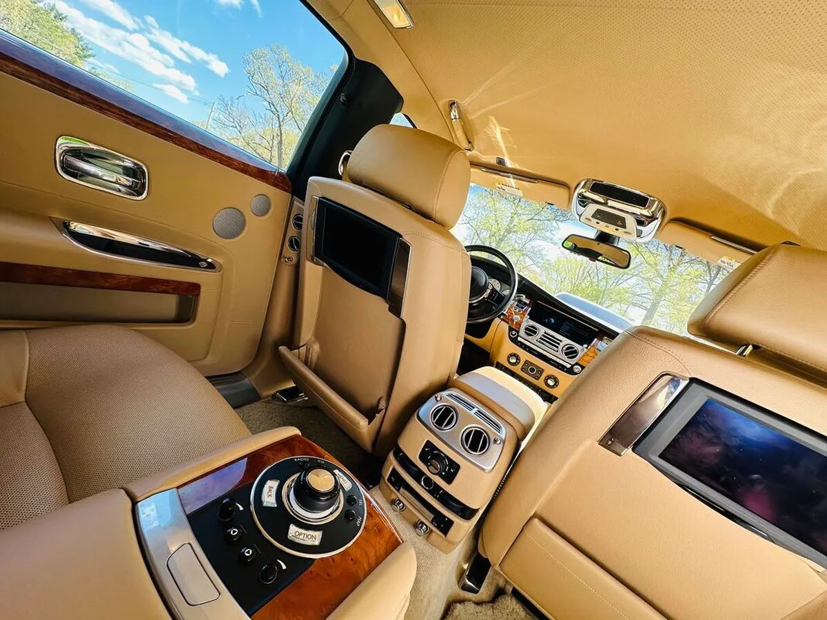 White Rolls Royce Ghost Sedan, photo 2 for wedding car rental in Sandy Creek, NY