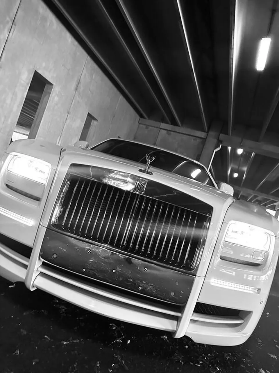 White Rolls Royce Ghost Sedan, photo 5 for wedding car rental in Sandy Creek, NY