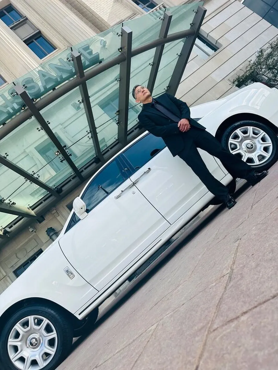 White Rolls Royce Ghost Sedan, photo 2 for rolls-royce car rental in Lipscomb County, TX