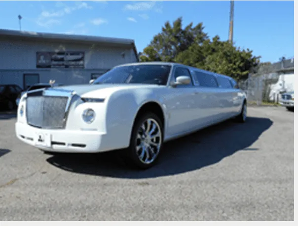 White Rolls Royce Limo exterior, photo 2 for prom car rental in Liberty, KY