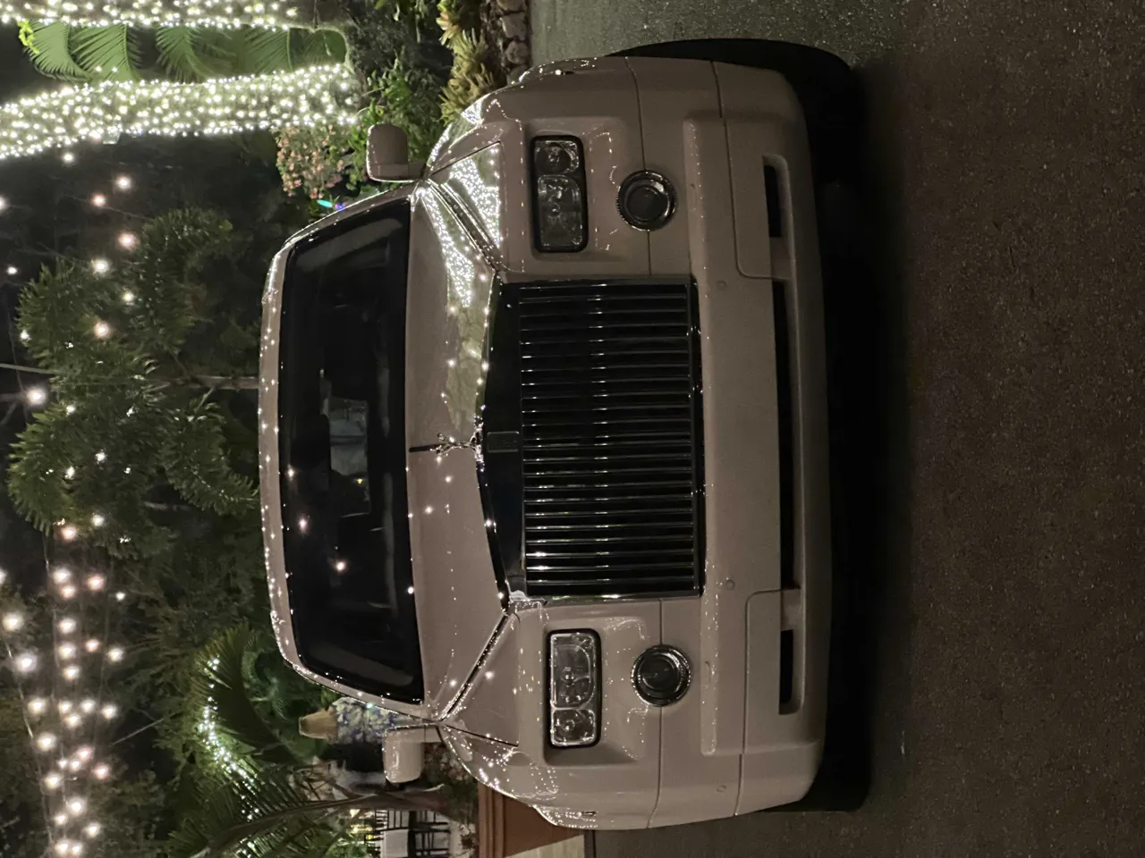 White Rolls Royce Phantom exterior, photo 5 for rolls-royce car rental