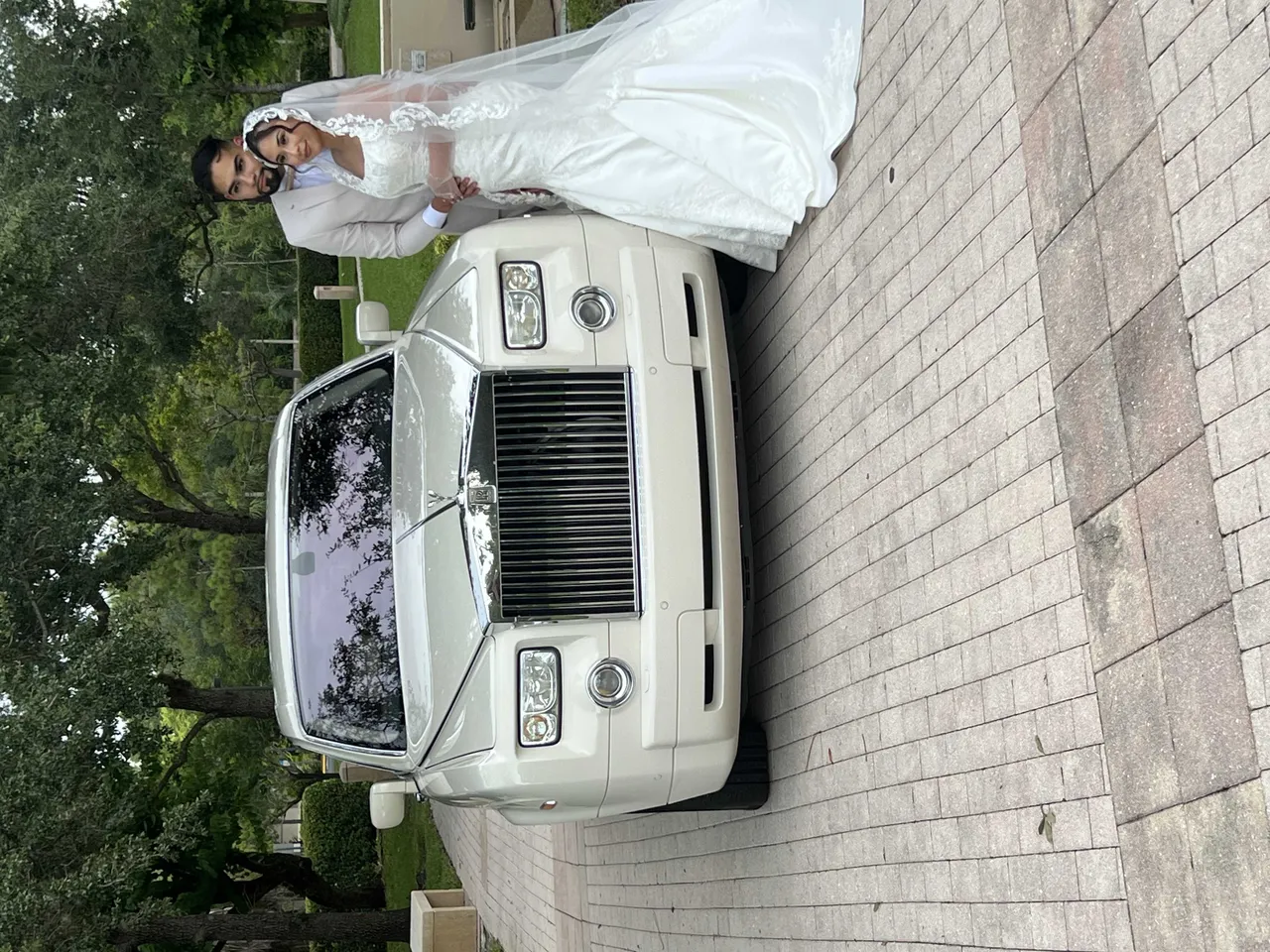 White Rolls Royce Phantom exterior, photo 6 for rolls-royce car rental