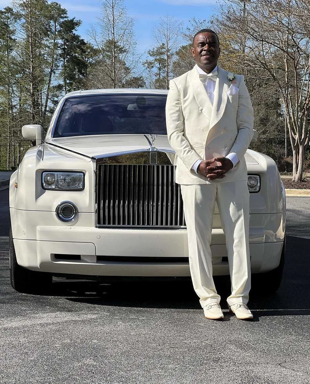 White Rolls Royce Phantom exterior, photo 2 for wedding car rental in Box Springs, GA