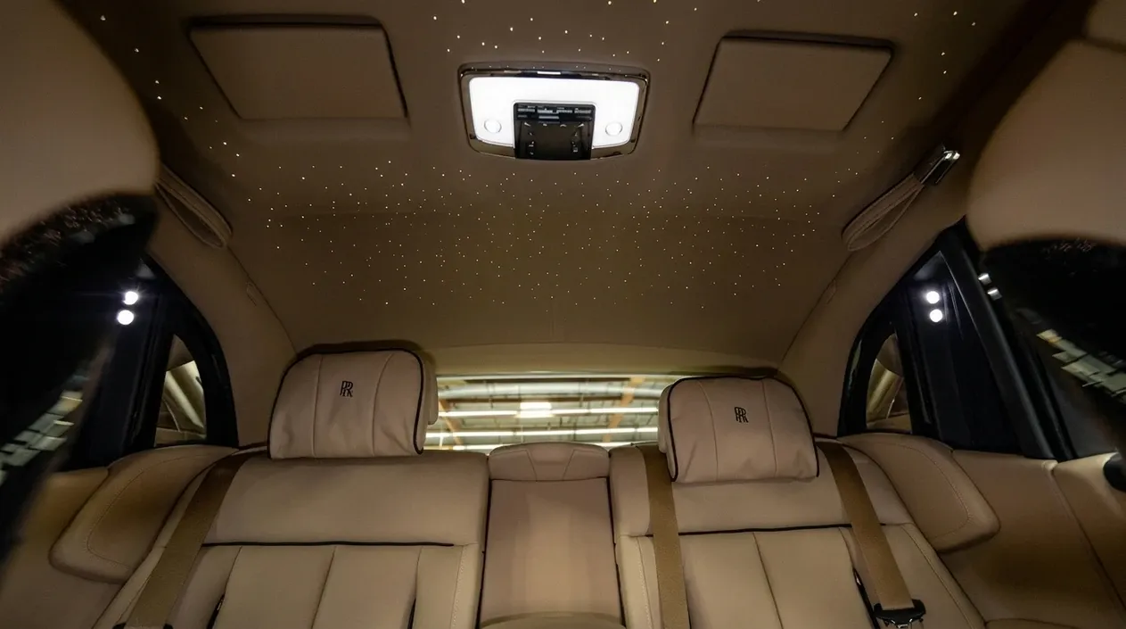 Rolls-Royce Phantom, photo 2 for wedding car rental